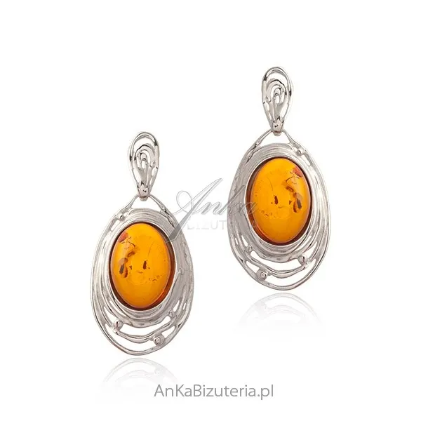 Eleganckie kolczyki srebrne z bursztynem