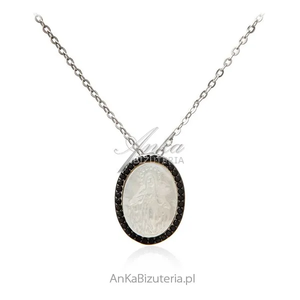 Srebrny naszyjnik matka boska cudowna na białej masie perłowej i czarnymi cyrkoniami