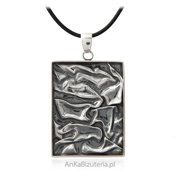 Srebrna zawieszka oksydowana  - marszczona -autorska biżuteria