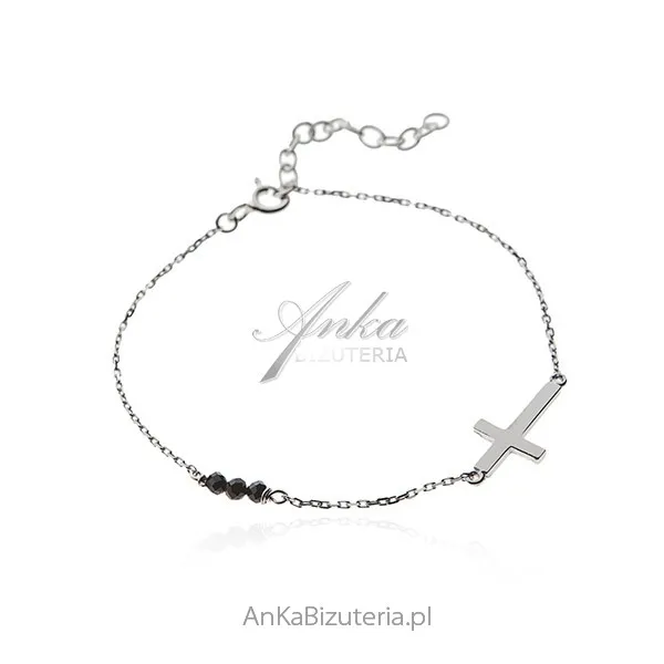Bransoletka srebrna z czarnym onyksem krzyżyk