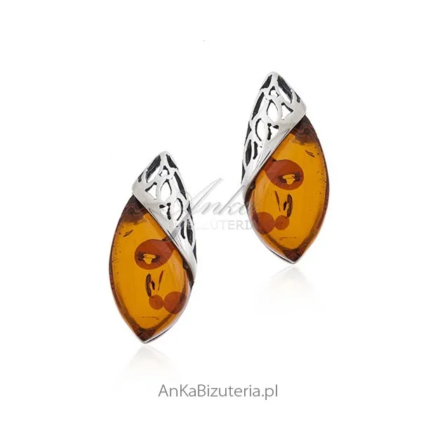 Srebrne kolczyki z bursztynem