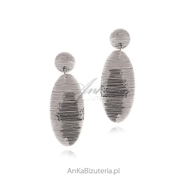 Kolczyki srebrne długie  -  piękne  "pod wrażeniem"
