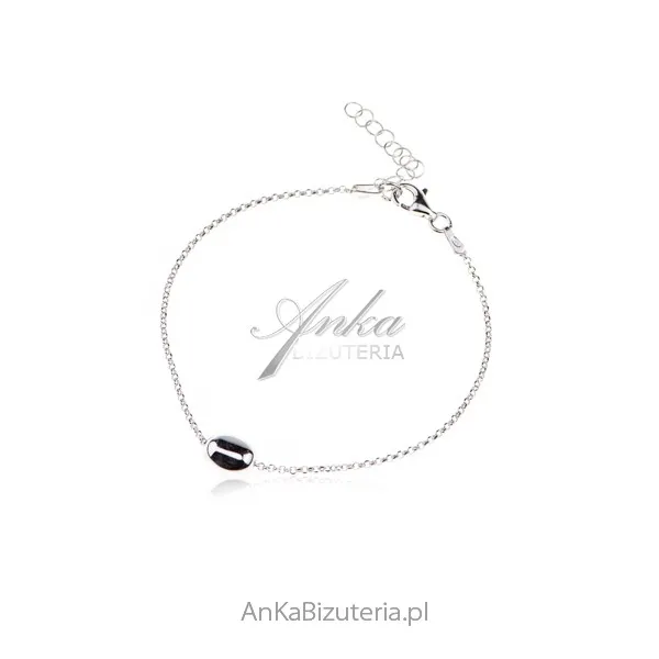 Srebrna bransoletka z owalnym kółeczkiem