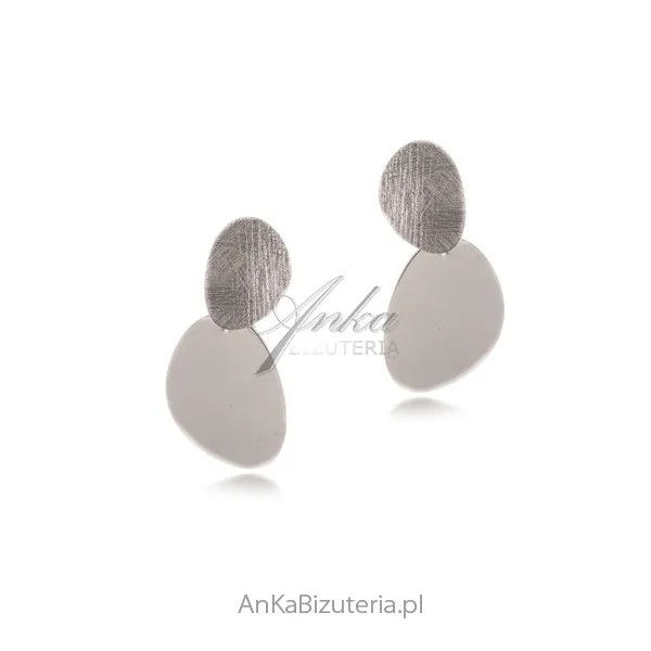 Srebrne kolczyki satynowane  - piękna elegancka biżuteria damska