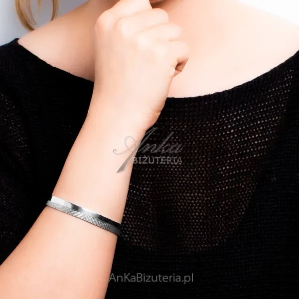 Bransoletka srebrna sztywna