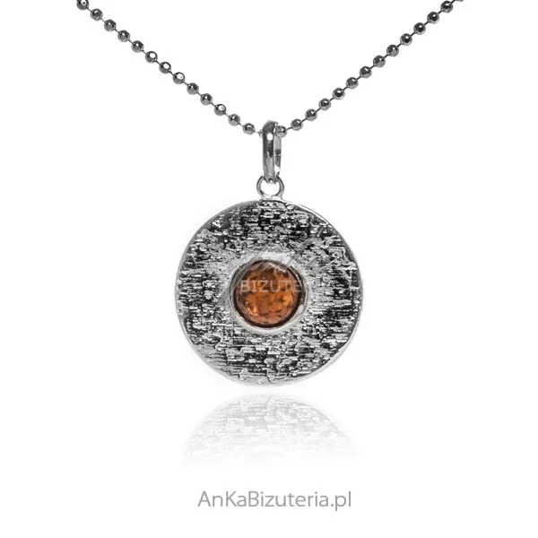 Biżuteria srebrna zawieszka z bursztynem