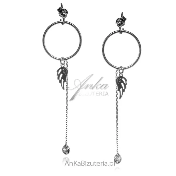 Kolczyki srebrne wiszące kółka z cyrkonią i skrzydełkiem