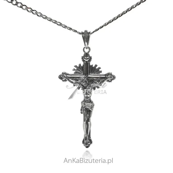 Duży krzyżyk srebrny oksydowany