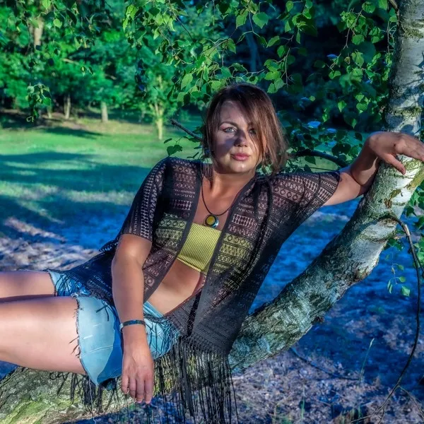 Artystyczna biżuteria srebrna z bursztynem bałtyckim żółtym