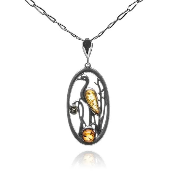 Zawieszka srebrna z bursztynem owalna -  bociek na łące