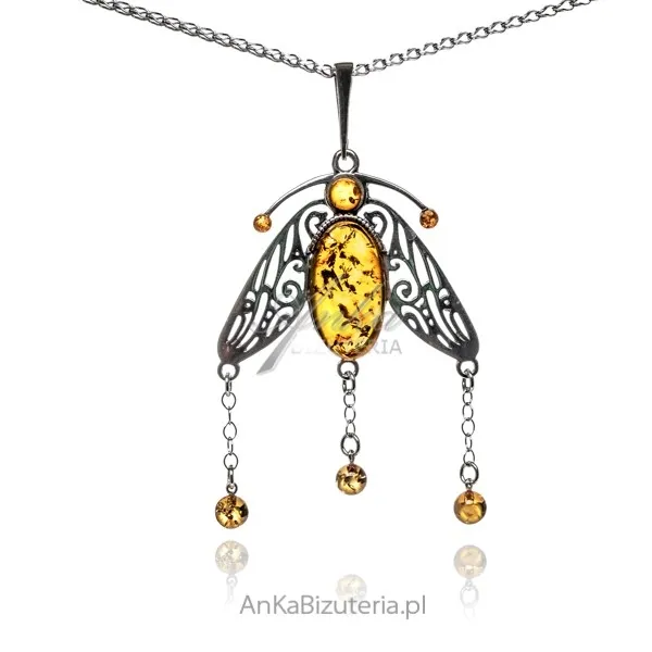 Srebrna zawieszka z bursztynem ćma z koniakowym naturalnym bursztynem
