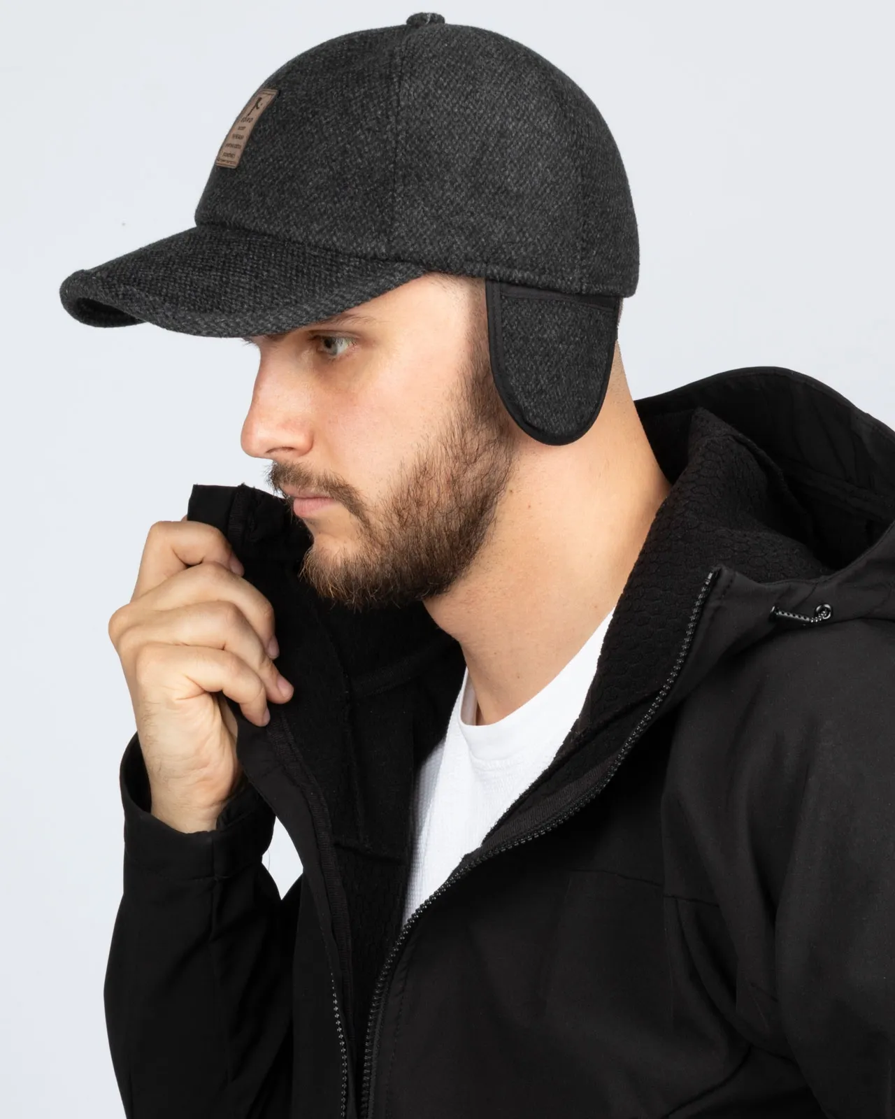 CZAPKA z DASZKIEM ZIMOWA DLA MĘŻCZYZNY NAUSZNIKI Jesień/Zima