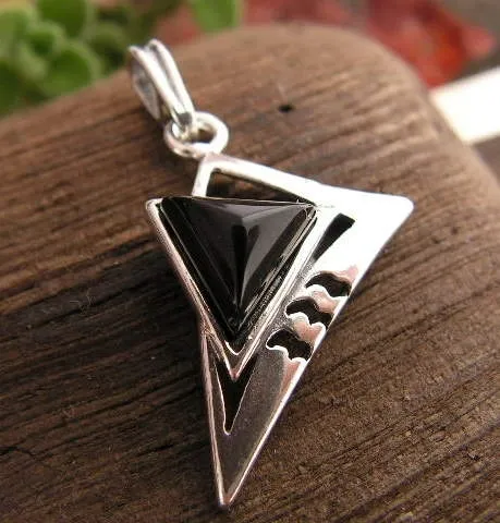 NADINA - srebrny wisiorek z onyksem