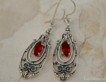 RUBENA - srebrne kolczyki z rubinem 1 RUBENA – srebrne kolczyki z rubinem