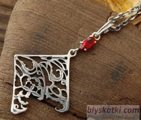 URDANETA - srebrny wisior z rubinem