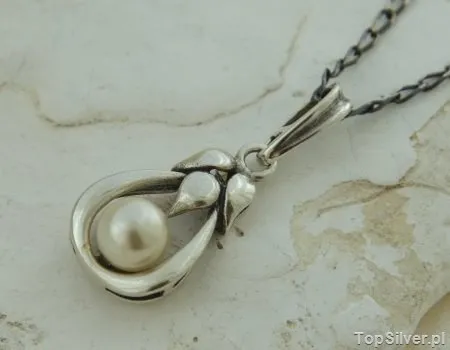 CLARA - srebrny wisiorek z perłą