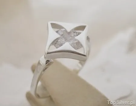 DELLA - srebrny pierścionek z cyrkonią CRYSTAL