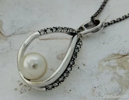 BALENA - srebrny wisiorek z perła i kryształkami