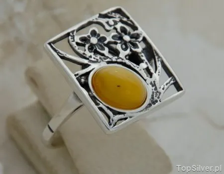 LAURA - srebrny pierścionek z bursztynem