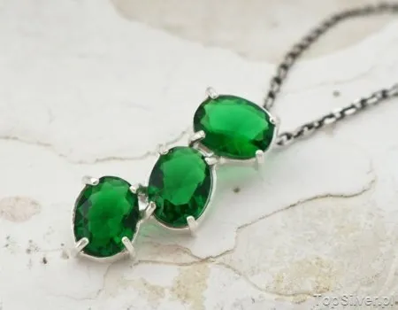 NEW LOOK - srebrny wisiorek ze szmaragdem