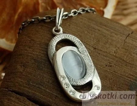 VESPA - srebrny wisiorek z kocim okiem i kryształkami