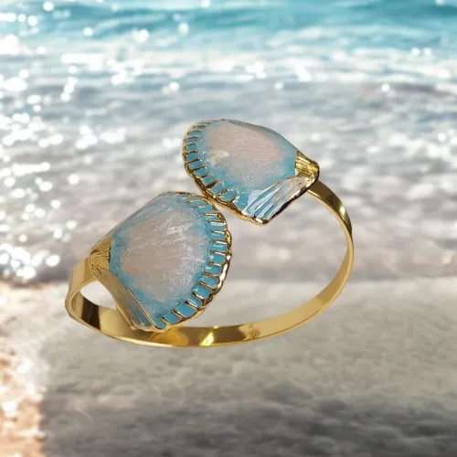 Bransoletka z perłowo błękitnymi muszelkami z kolekcji Oceanique (B25/LAT/50/10AU)