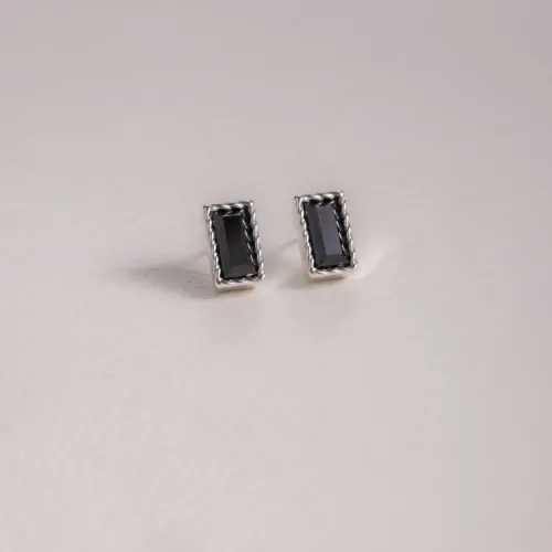 KOLCZYKI Z CZARNĄ CYRKONIĄ POSREBRZANE LUMINOIR (P25/VIC/01AG)