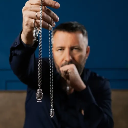 Naszyjnik z połówką mikrofonu z kolekcji Colibra x Pan Lektor (C24/PAN/03)