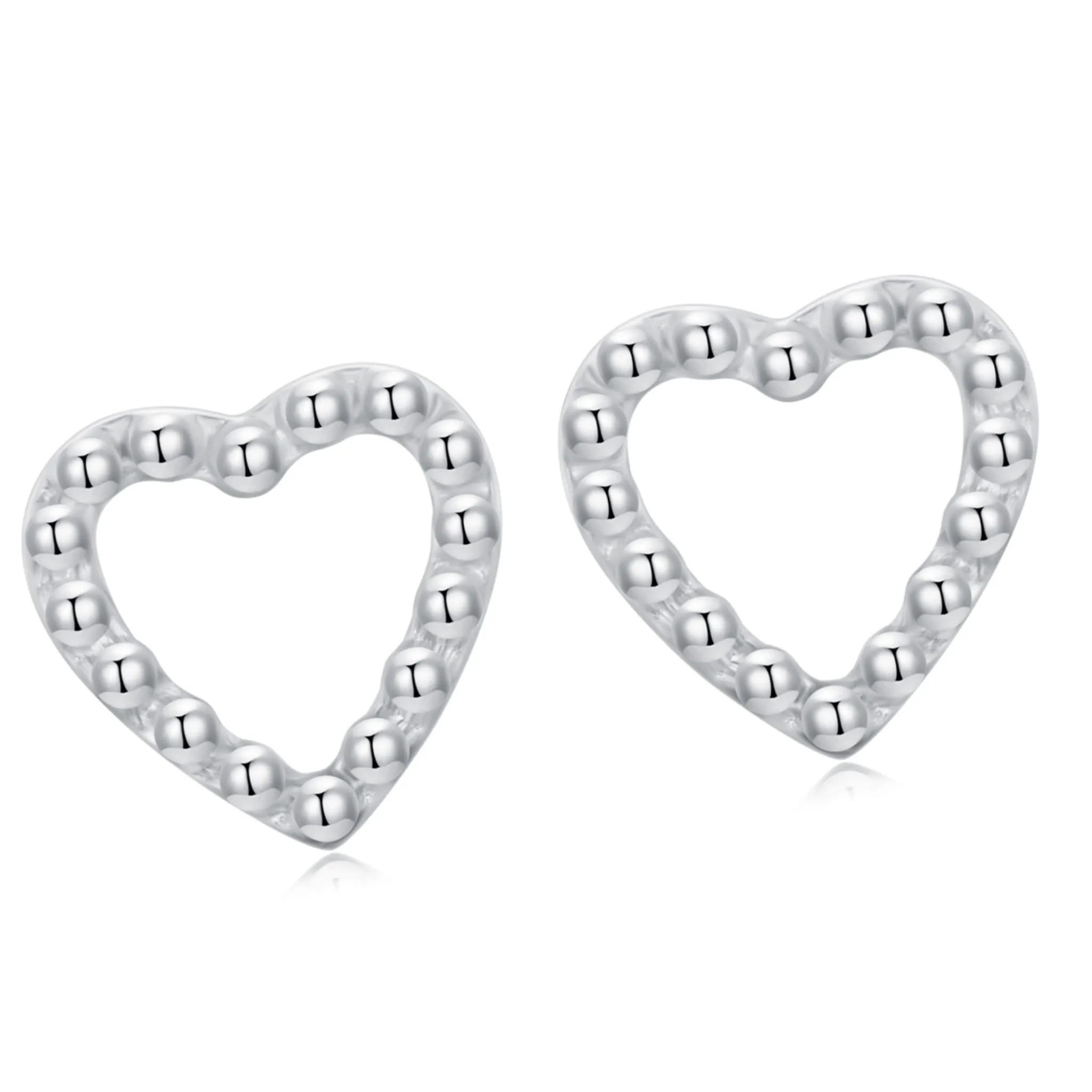 Delikatne kolczyki serduszka sztyft srebro 925