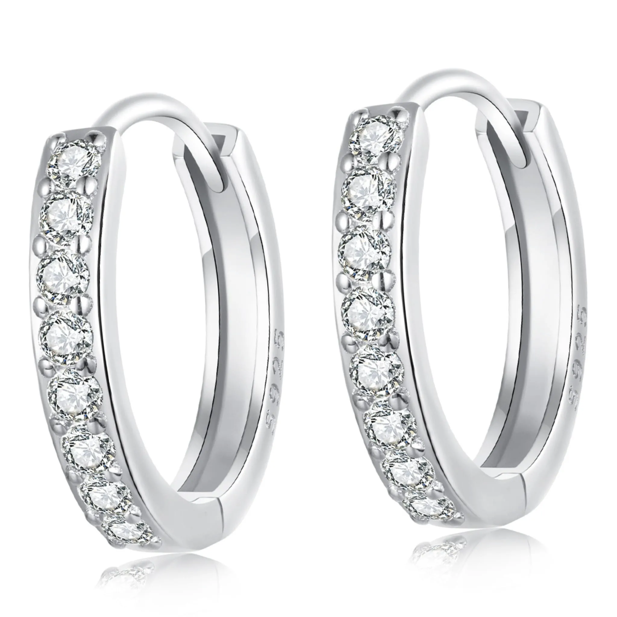 Srebrne kolczyki klasyczne koła w kryształy zatrzaski rozmiar M