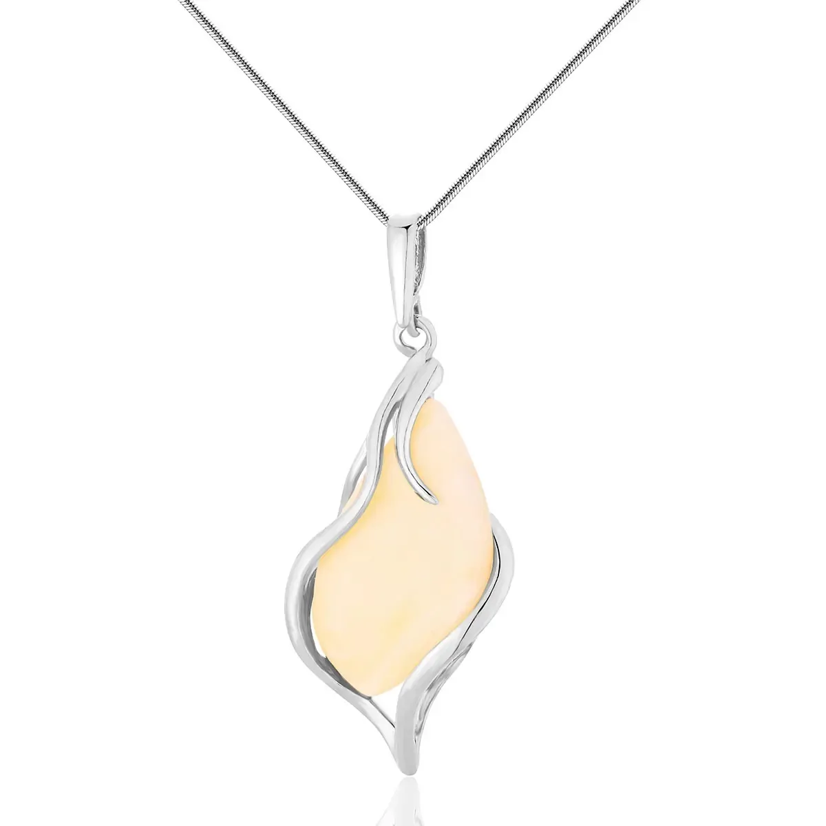 Zawieszka srebrna z mlecznym bursztynem