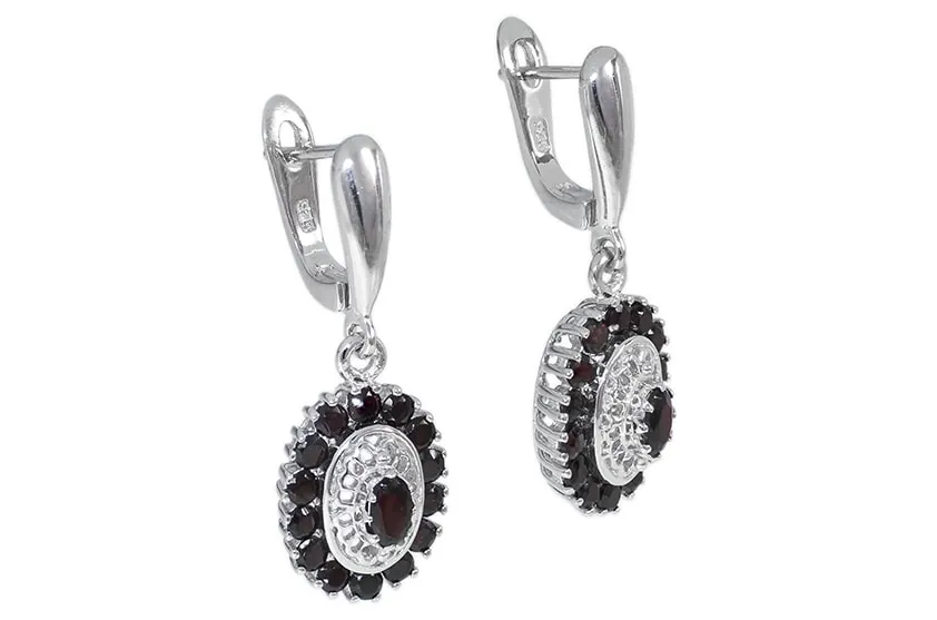 Srebrne kolczyki z granatem