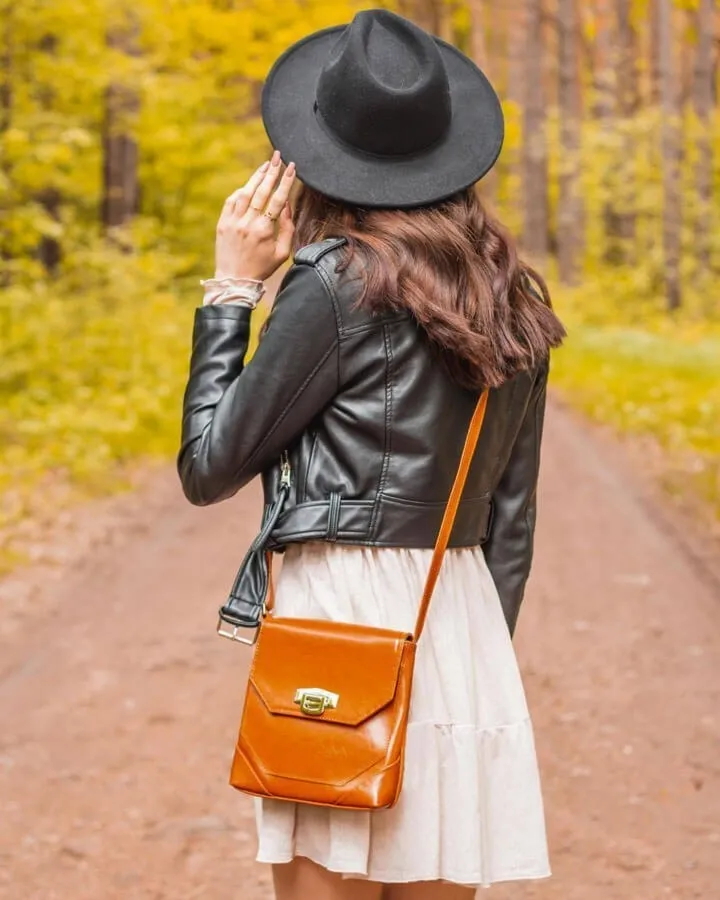 Torebka skórzana listonoszka DAN-A T264 camel