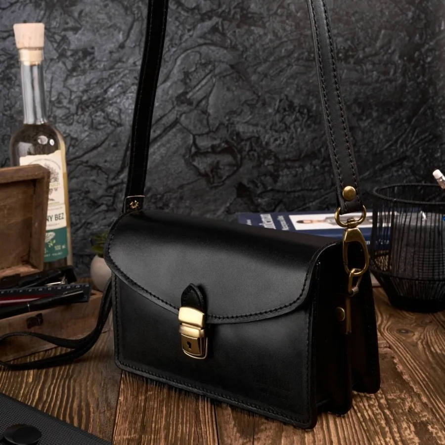 Saszetka skórzana czarna PAOLO PERUZZI GA481