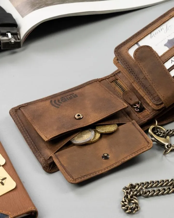 Portfel skórzany z łańcuchem tłoczony [DH] N992C-VIN-M brązowy