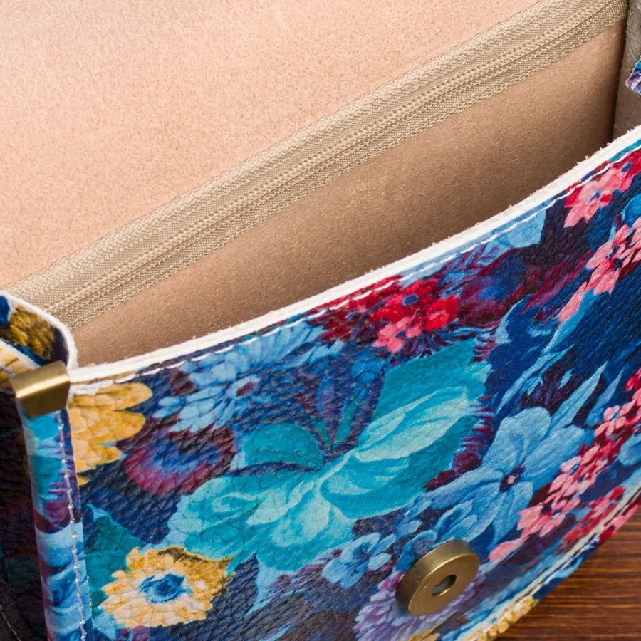 Listonoszka skórzana BELTIMORE K68 niebieska print kwiaty