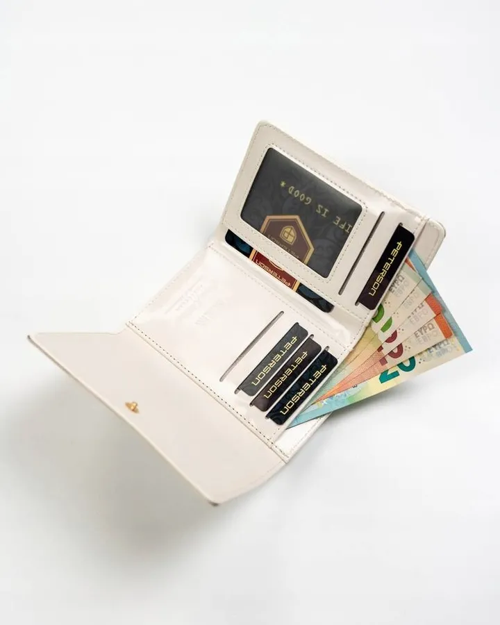 Portfel damski Peterson PTN 013-LAK biały