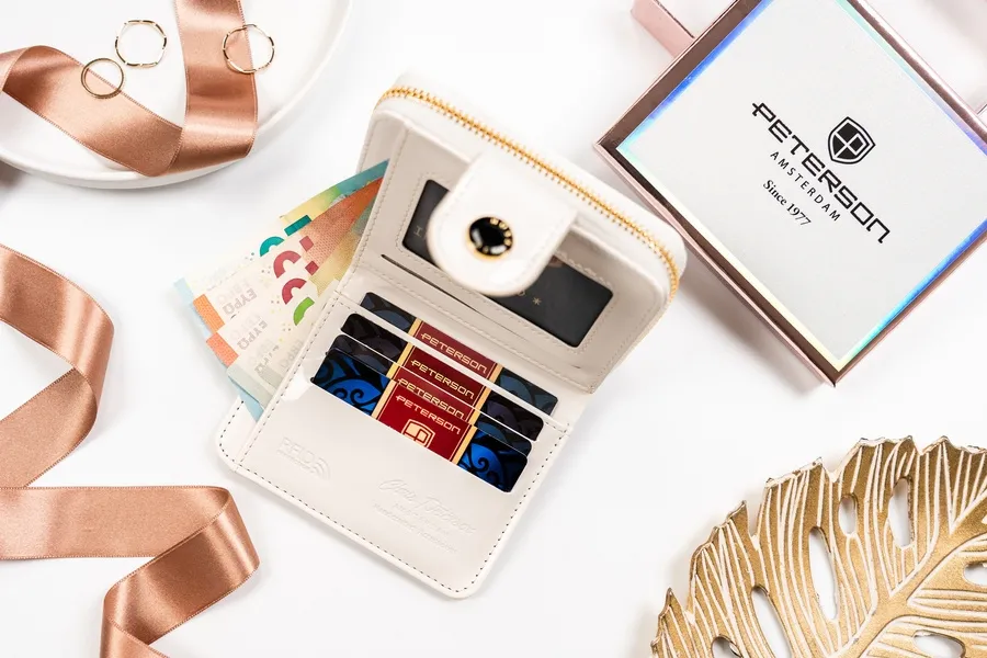 Portfel damski Peterson biały PTN 014-LAK