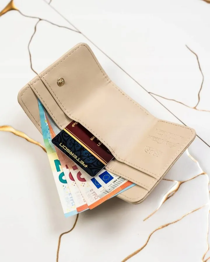 Portfel damski Peterson PTN 011-HB kremowy