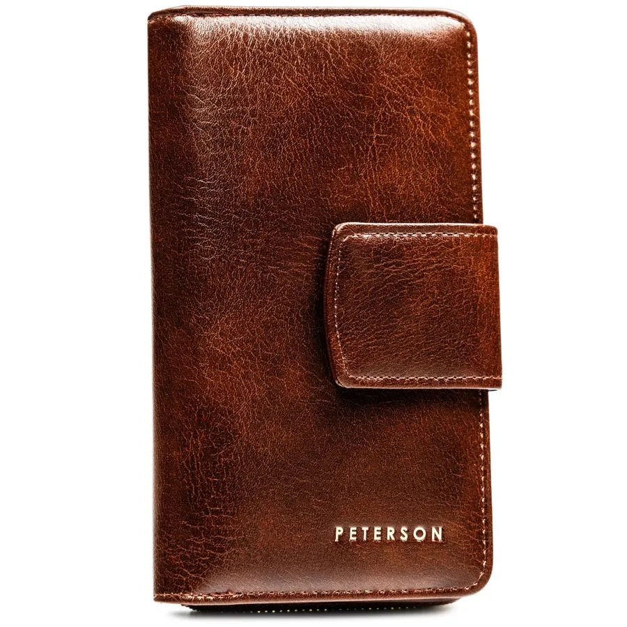 Portfel ze skóry ekologicznej w ciemnobrązowym kolorze, zamykany zatrzaskiem i suwakiem - Peterson
