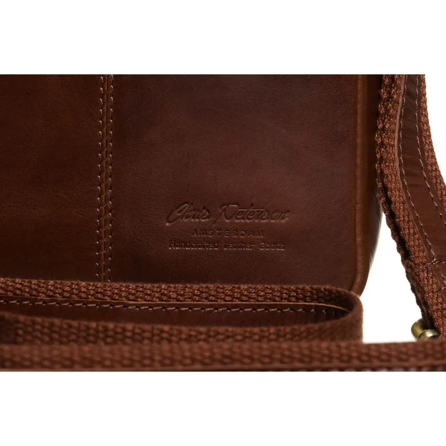 Brązowa, klasyczna, skórzana listonoszka męska z kieszonkami i etui PTN YP002E-OPU Peterson