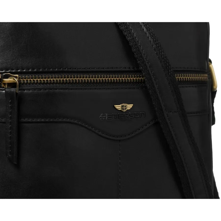 Czarna, skórzana listonoszka męska z kieszonką, zamykana na suwak PTN 711E-OPU Peterson
