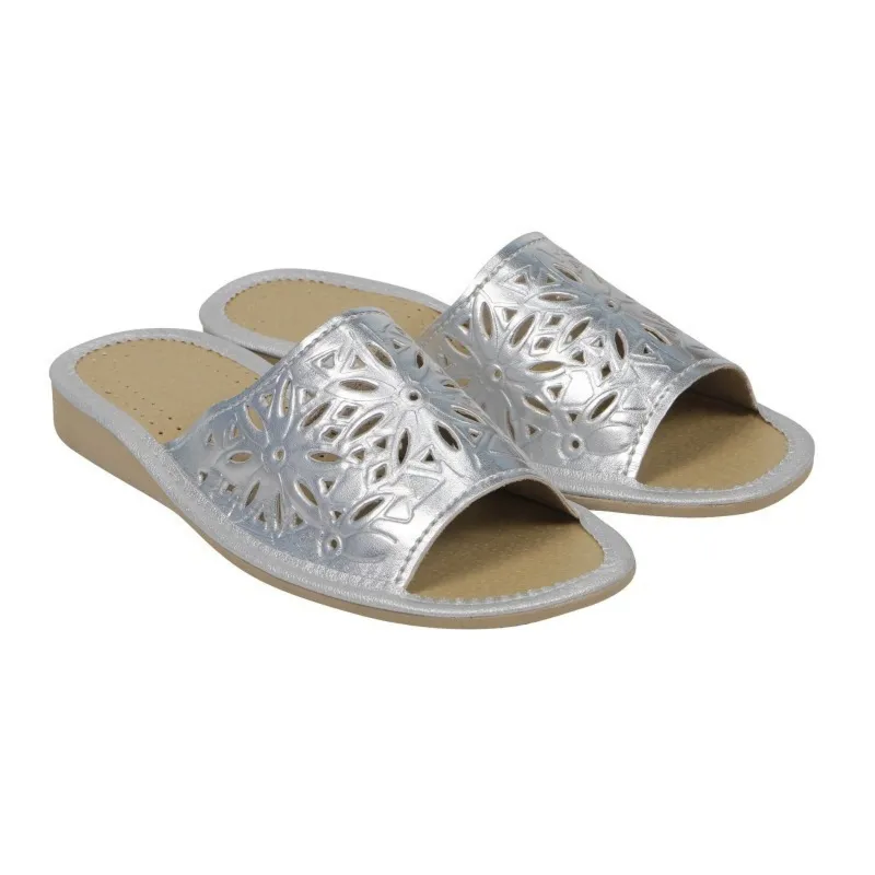 Kapcie damskie klapki R.37 na koturnie z wycięciami lekkie wygodne odkryte KD-02-SR-37