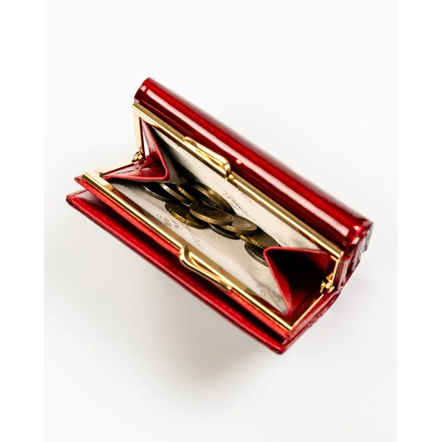 Portfel damski z lakierowanej skóry naturalnej w czerwonym kolorze - Peterson