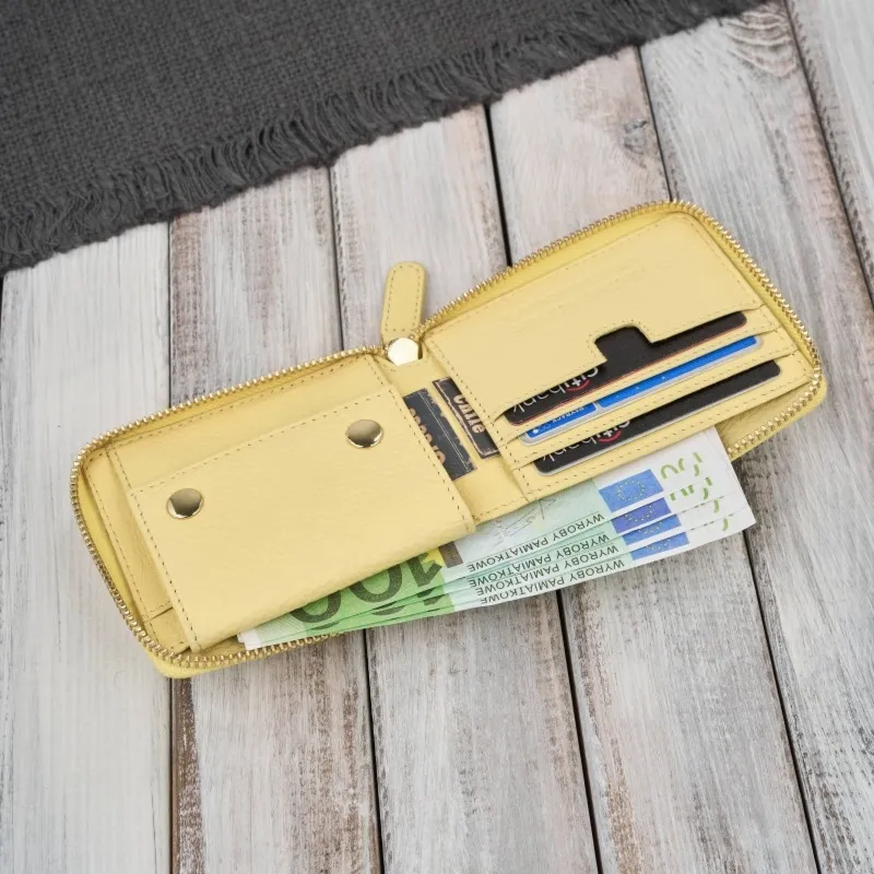 Portfel damski skórzany mały żółty w orientacji poziomej z RFID Paolo Peruzzi KV-04-YL