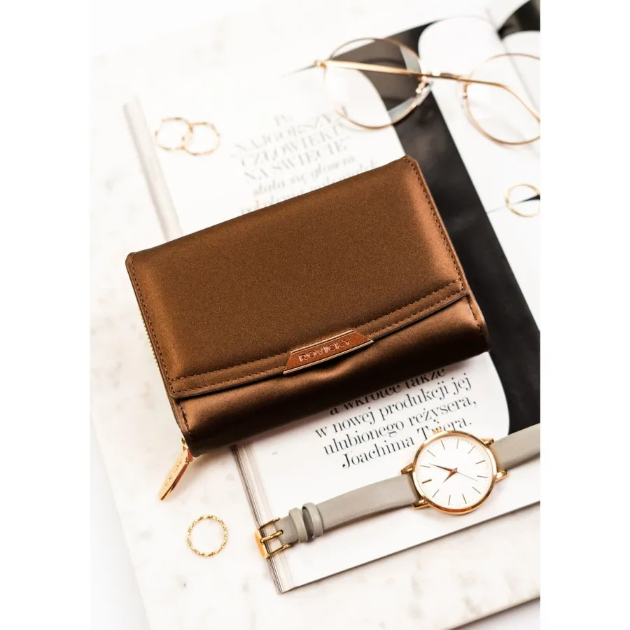 Brązowy portfel damski ze skóry ekologicznej wyposażony w system RFID - Rovicky