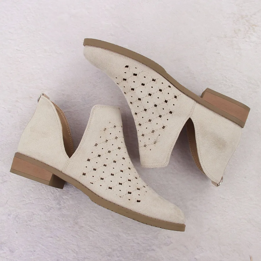 Botki damskie zamszowe ażurowe wsuwane beżowe M.Daszyński SA62-102