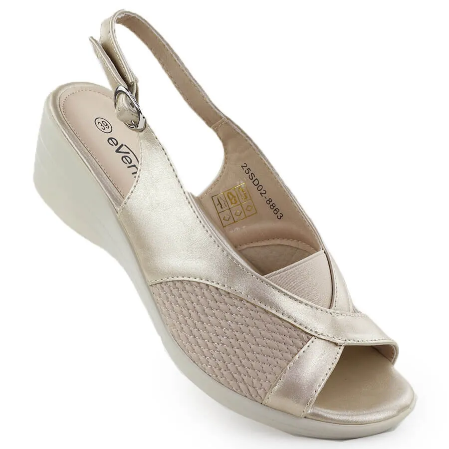 Sandały damskie na koturnie komfortowe beżowe eVento 8863