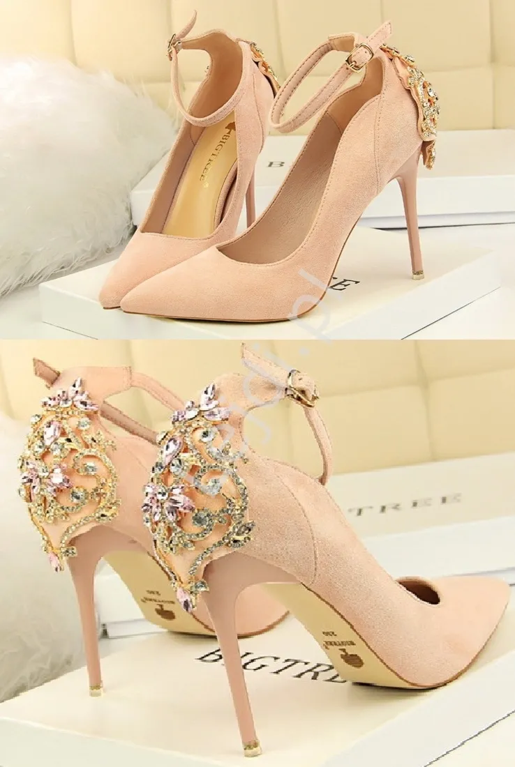 Jasno różowe szpilki zamszowe z kryształkową ozdobą na pięcie 2909