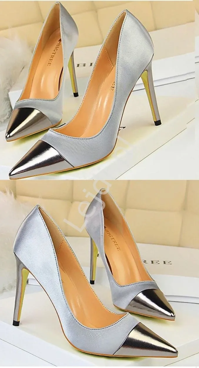 Srebrne szpilki z błyszczącym metalicznym noskiem 5401